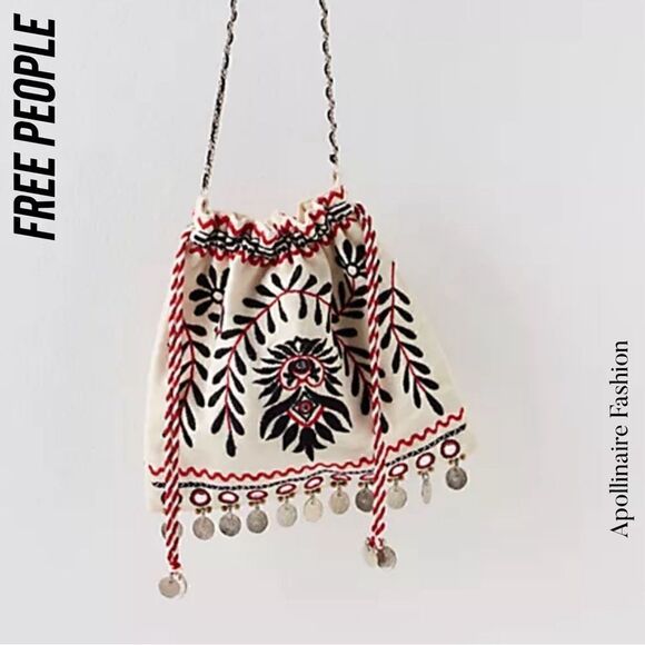 FREE PEOPLE EMILIE EMBROIDERED CROSSBODY BAG IN WHITE NEW STUNNING - Picture 3 of 7